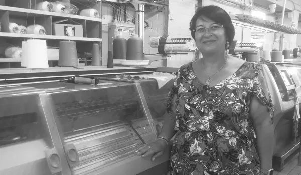 Karine, bonnetiere et raccoutreuse