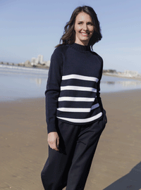 Pull femme en laine style marinière bleu marine