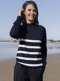 Pull femme en laine style marinière bleu marine