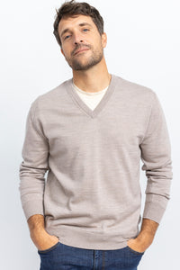 Pull homme encolure V 100% laine mérinos beige sable