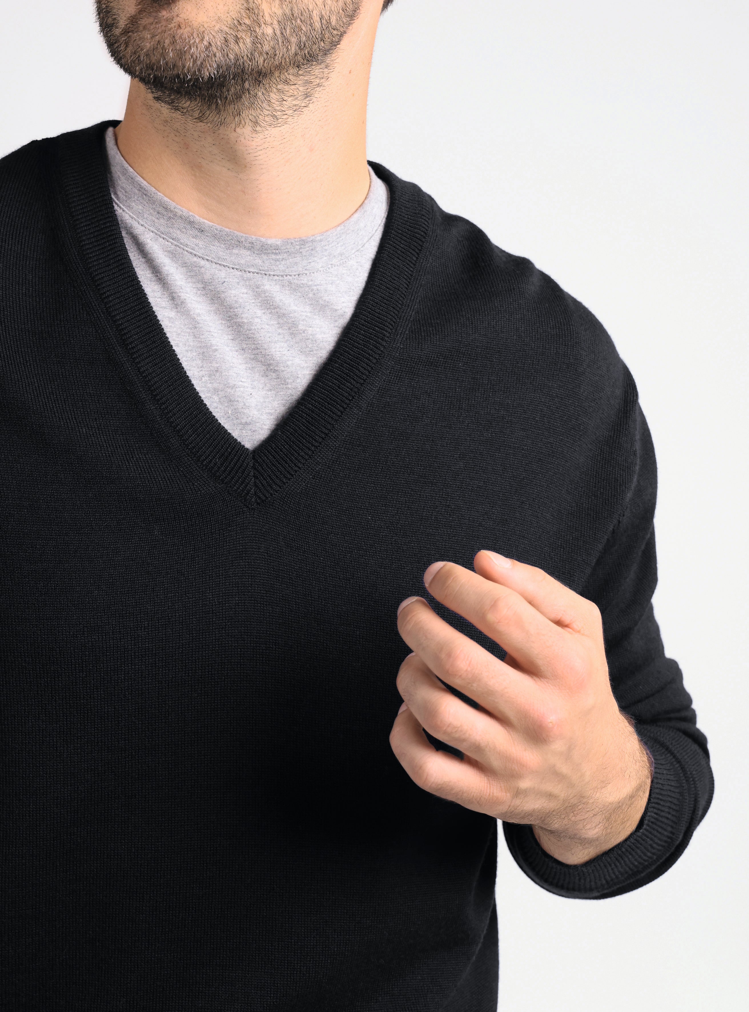 Coll Pull Pull mérinos Coll V noir Made in France| Maison Solfin