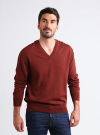 pull homme col V rouge terre de sienne