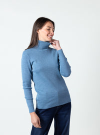 Pull femme col roulé en laine mérinos bleu nordique