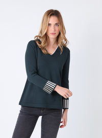 Pull ample femme en laine mérinos vert sombre col V