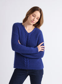 Pull femme mohair bleu indigo col V torsadé