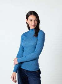 Pull femme col cheminée laine mérinos et soie bleu céramique