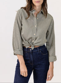 chemise femme à rayures verticales chic et décontractée