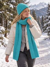 bonnet et écharpe en laine bleu 